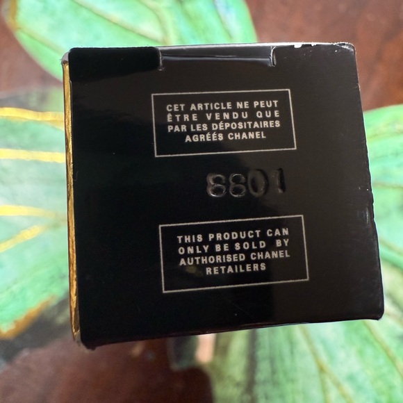 CHANEL Rouge Allure Lipstick in Pirate - Picture 7 of 14